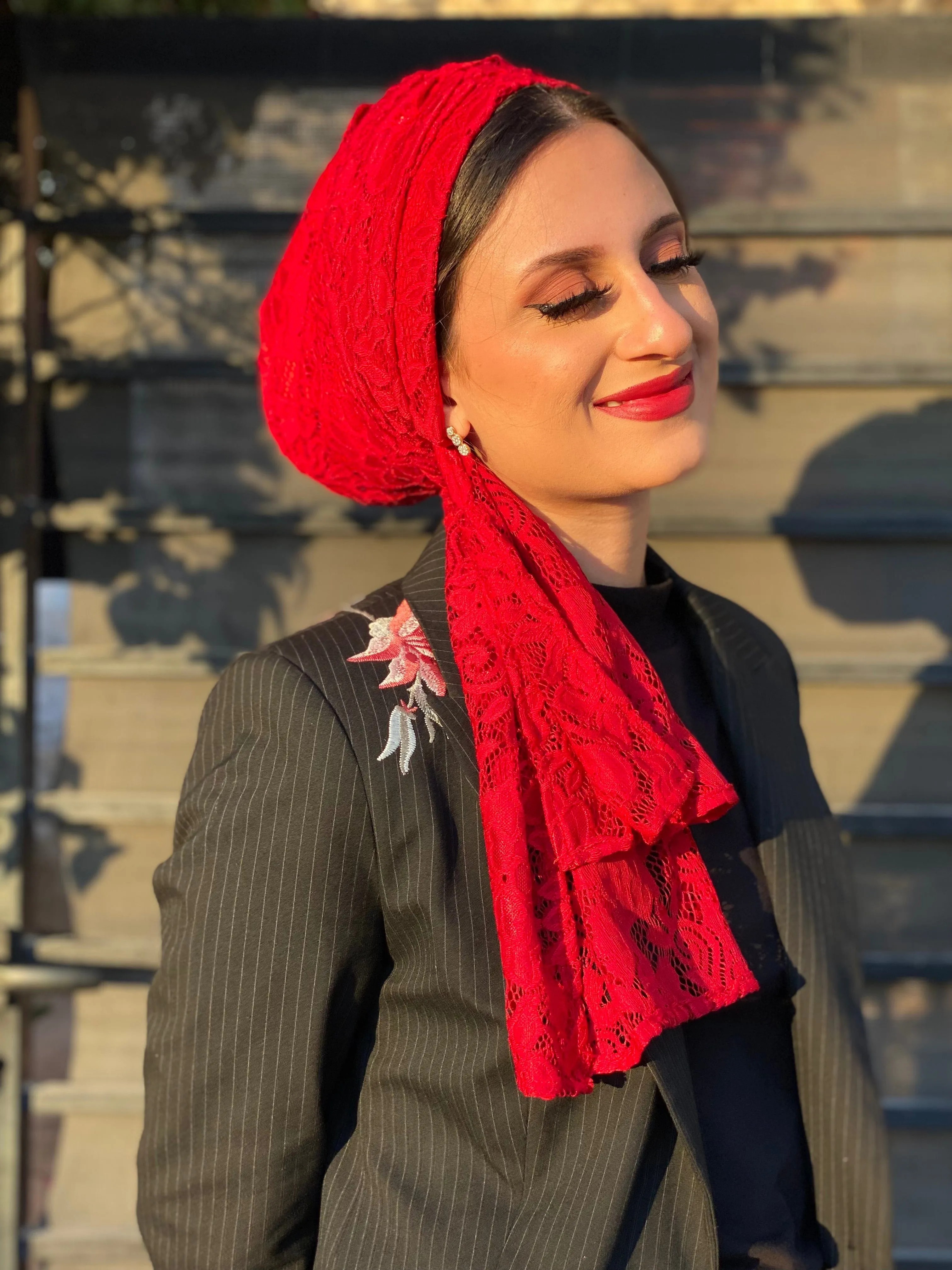 Beanie Wrap Lace - Red (Designer Mask Included)