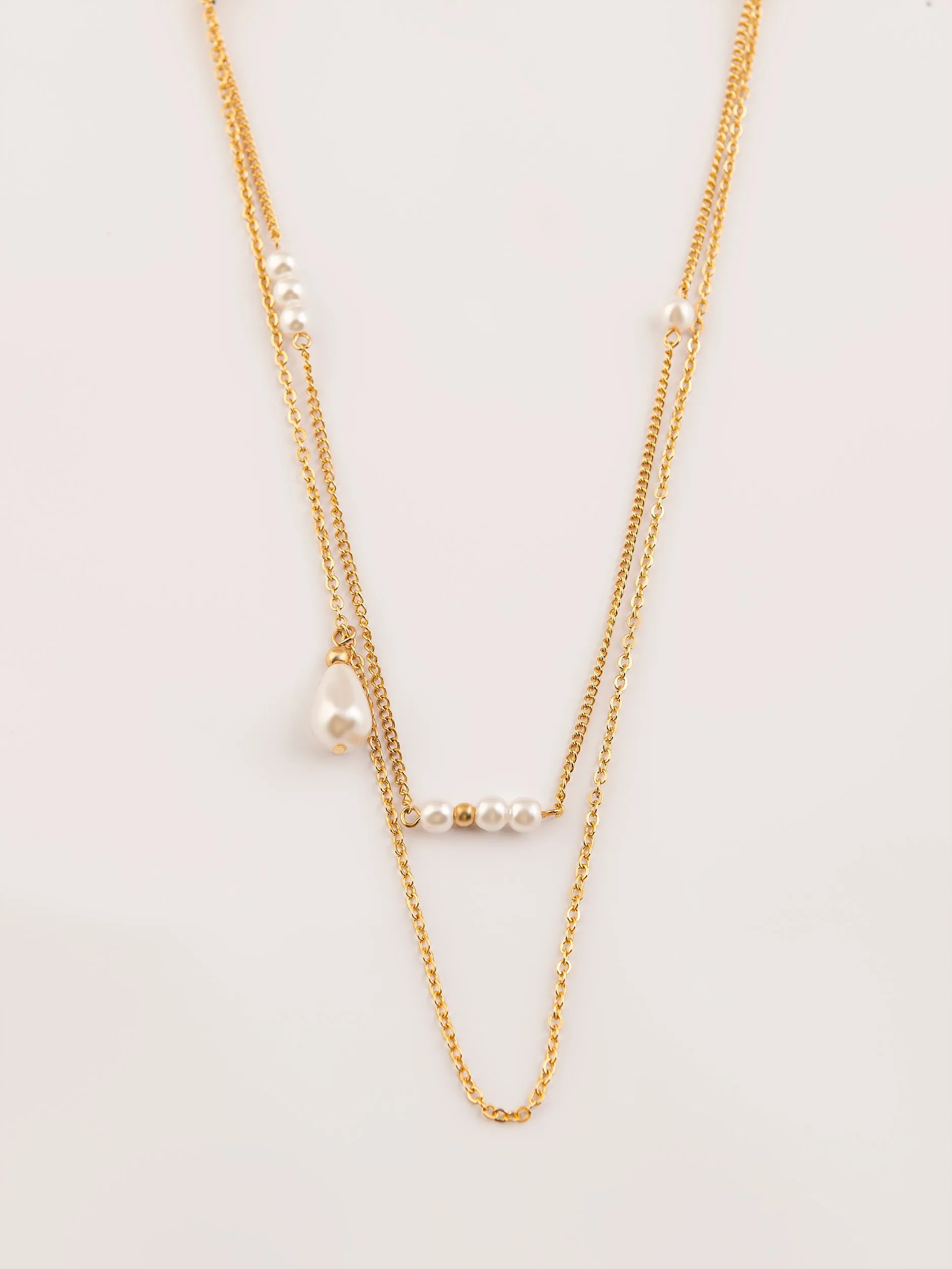 Pearly Layered Necklace
